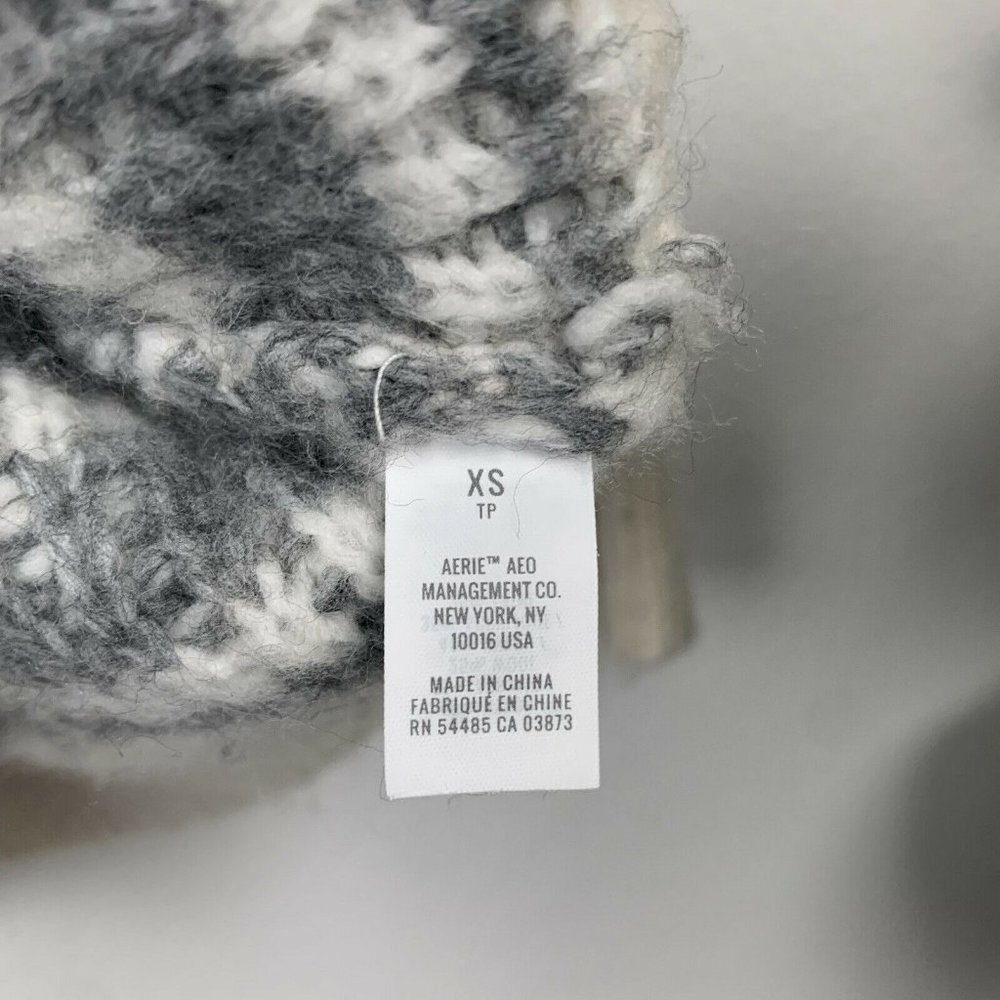Aerie XS Oversized Gray Ivory cream Fair Isle Chunky Knit Sweater Top - Picture 4 of 7